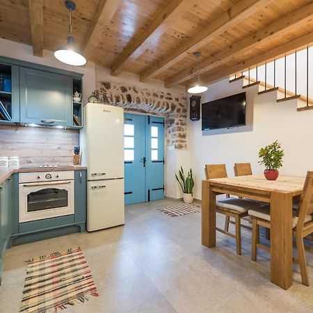 Holiday Home Lipa Nasa Neviđane Extérieur photo